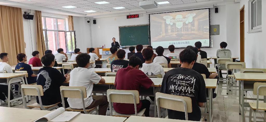 大連職業技術學院禮儀服務 塑造職業素養，彰顯校園風采