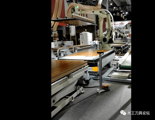 智造未來(lái) 探秘現(xiàn)代家具木門全自動(dòng)智能生產(chǎn)線